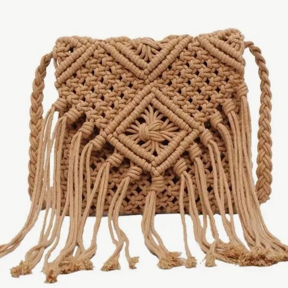 - Crochet brown tassel bag - Picture 3 of 3